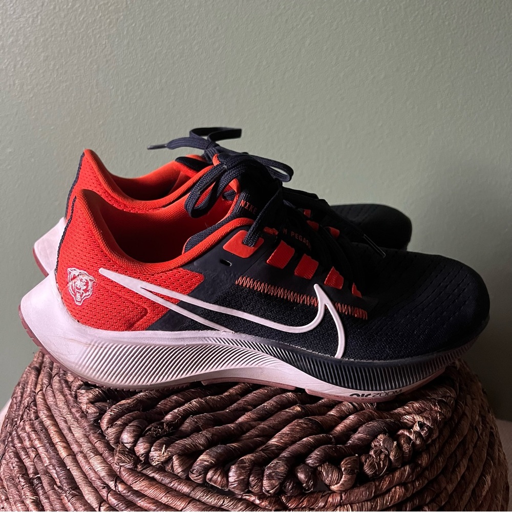 Nike Air Zoom Pegasus 38 Chicago BEARS Athletic Sneakers Men’s 6.5 Women’s 8
